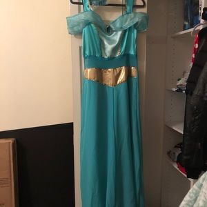 Jasmine costume
